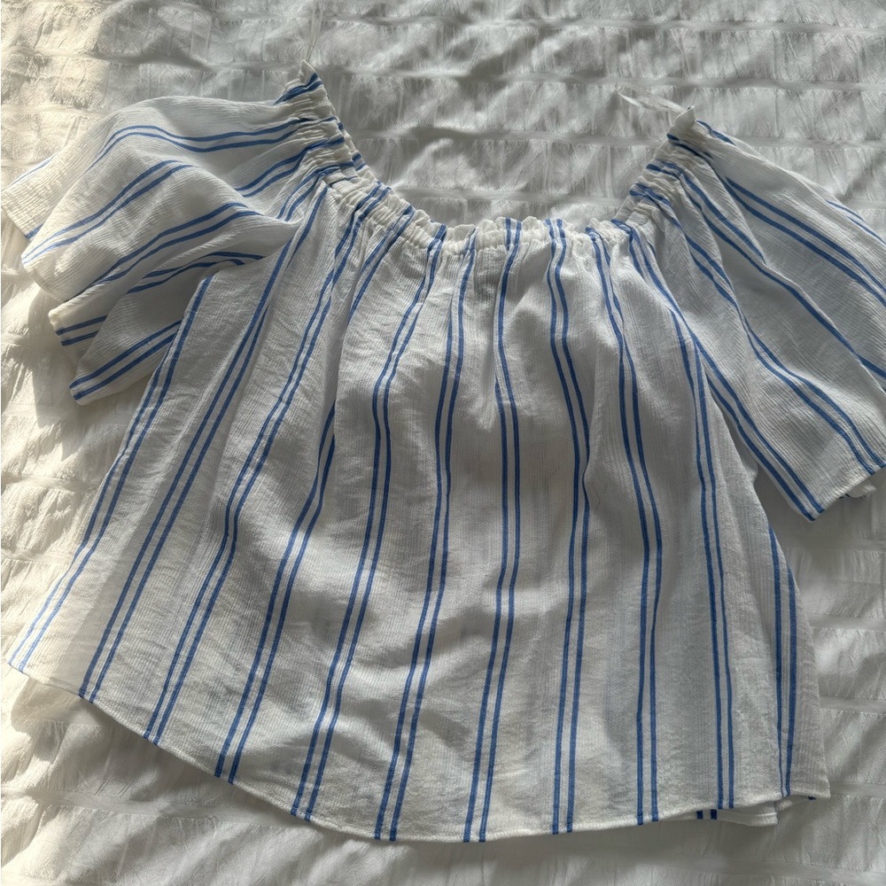 Dynamite off the shoulder top - Size XS